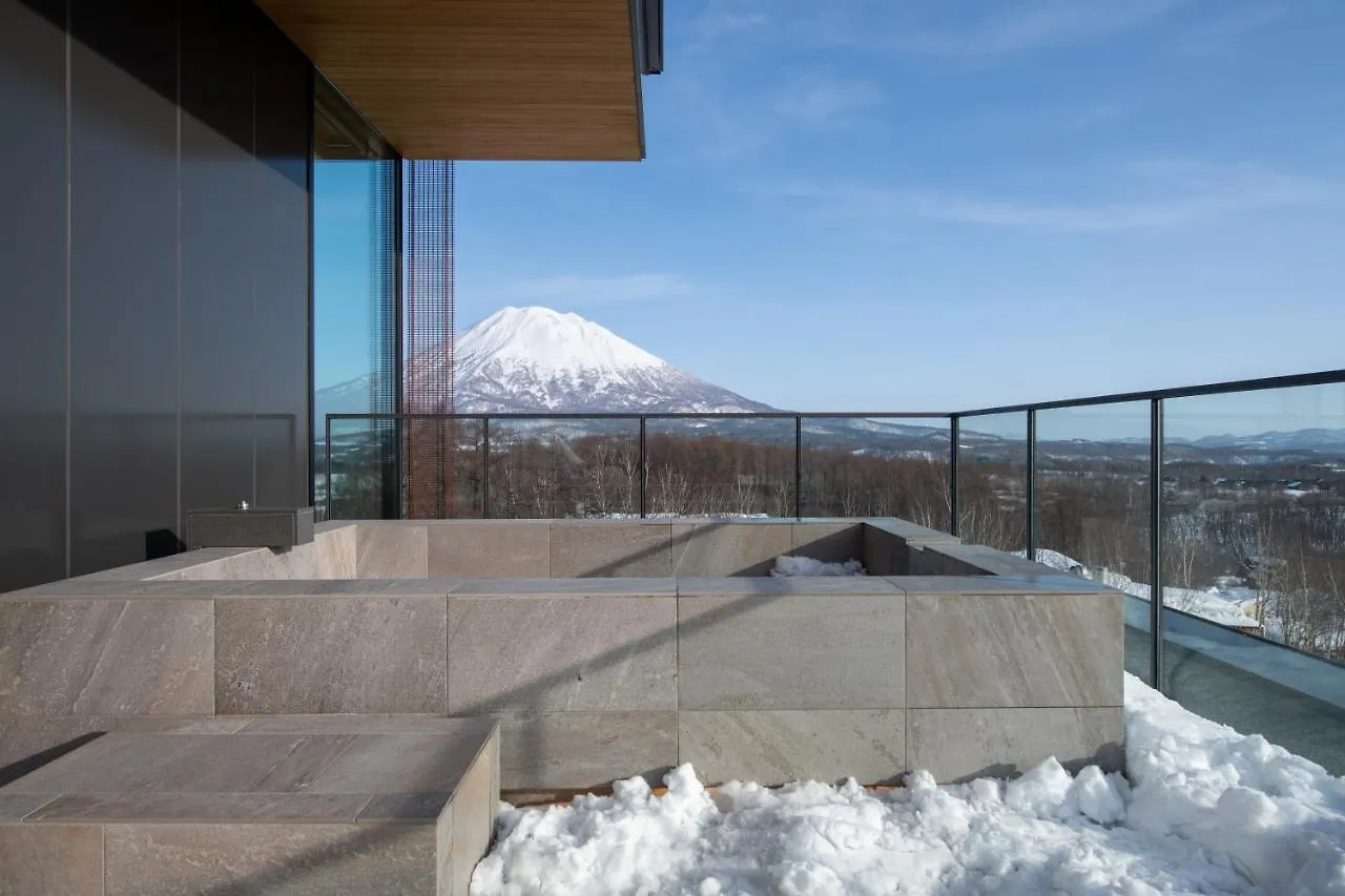 Intuition Niseko Aparthotel 4*,