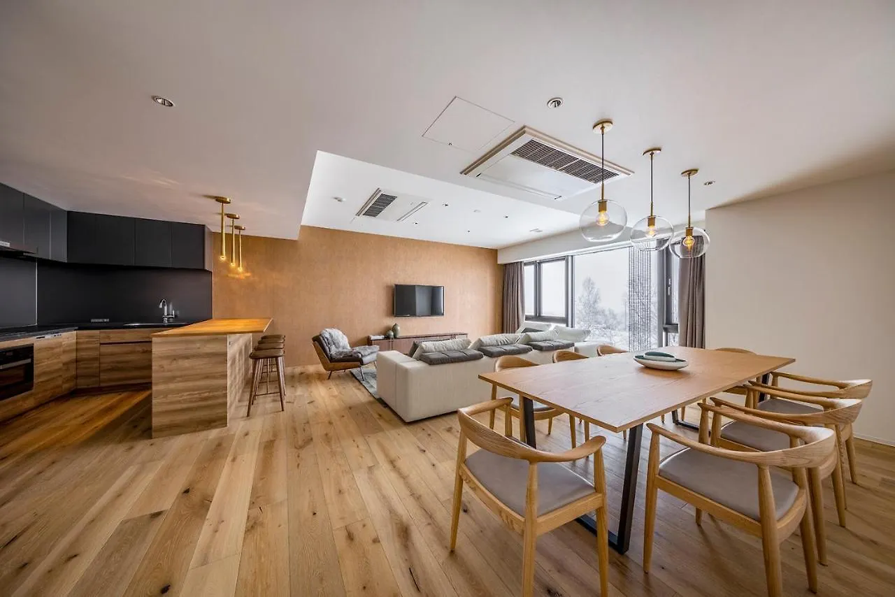 Intuition Niseko Aparthotel 4*,